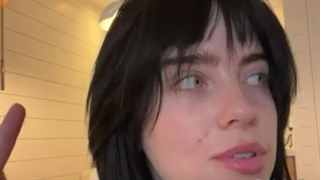 لایو چند ساعت پیش بیلی ایلیش(☆^O^☆)