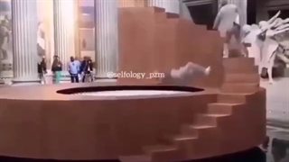 فقط باید بعد از اینکه زمین خوردی، دوباره بلند بشی