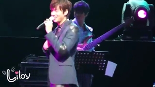 چه اتفاقی در کنسرت مینهو می افتد؟(کپشن)