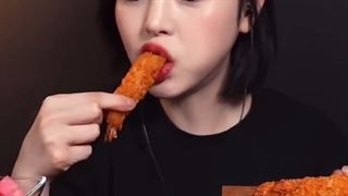 اسمرفود/کوتاه/خوردن میگو سوخاری/و اونی کع نمیدونم راستی ویدئو کامل داخل کانال آپلود شده