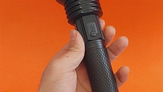 چراغ قوه فلش لایت حرفه ای  ۰۹۱۵۵۰۶۶۴۳۵