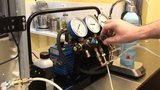 آلمانی‌ها اینجوری یخچال درست میکنن _ برف سرویس