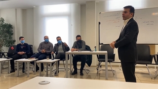 نقش دستها در زبان بدن