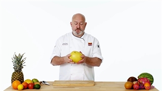 برش زدن میوه ها با کارد میوه