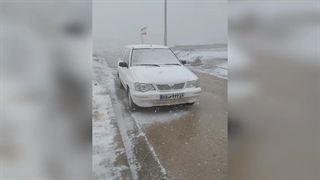 برف کلامی است که فقط بر زبان سکوت جاری میشود،سفید خوانی آسمان است در فصل آخر سالنامه بی برگ.