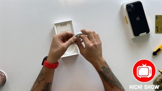 آنباکس IPhone 13 معمولی در هیچی شو