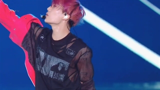 اجرای آهنگ Gravity از اکسو در کنسرت EXplOration (SEOUL)