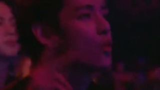 ری اکشن تهیونگ بی تی اس bts V به اجرای جاستین بیبر