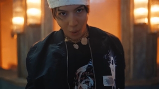 موزیک ویدیو don't call me از شاینی