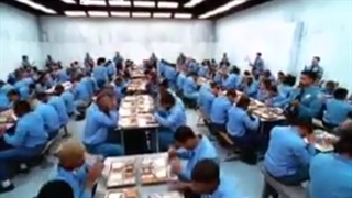 زیرنویس فارسی آهنگ They Dont Care About Us مایکل جکسون-در زندان