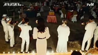 The Wind Blows 날라리 바람- Chicago Typewriter