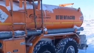 ماشینش رو ول کرده تو برف، داره خودش میره