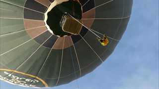 آویزان شدن از بالن