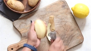 طرز تهیه سیب زمینی و لیموی یونانی