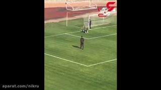 فیلم لو رفته از جادوگری در لیگ یک فوتبال ایران ! / دروازه طلسم شد ؟!