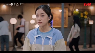 قسمت 5 سریال غم های ما با زیرنویس فارسی (Our Blues 2022) با بازی لی بیونگ هون، شین مین آه، چا سونگ وون، هان جی مین و کیم وو بین