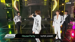 اجرای House Party از گروه سوپرجونیور در the Fact Music Awards 2021
