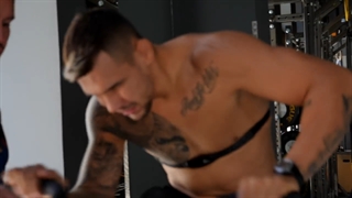 تمرین هوازی قهرمان UFC با دوچرخه ایربایک | آی فیتنس