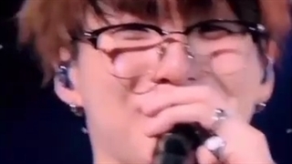 به ترتیب یک شوگای کیوت و یک شوگای هات :))) 