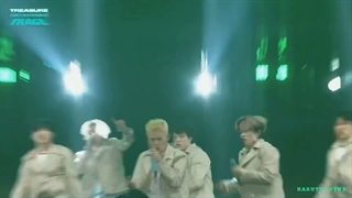 اجرای آهنگ MMM از ترژر در کنسرت TRACE