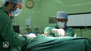 فیلم جراحی غده تیروئید در بیمارستان مهر