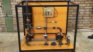 آزمایش تعیین منحنی مشخصه  و راندمان پمپهای سری وموازی  وتکی - دانشگاه کاشان