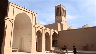 درباره یزد؛ سرزمین مقدس آتشکدهها و بادگیرها