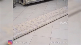 فرش مسافرتی تمام اکریلیک هیت ست و دو نخ ابریشم مصنوعی (گل‌ابریشم)