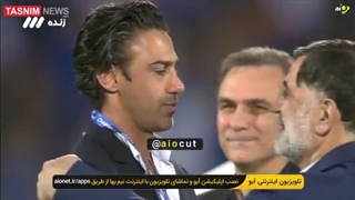 اشکهای فرهاد مجیدی در لحظه اهدا مدال