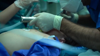 جسم خارجی در ریه اطفال | دکتر بیاضیان متخصص گوش و حلق و بینی