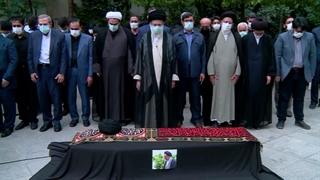 اقامه نماز رهبر معظم انقلاب بر پیکر حجت‌‌‌الاسلام سید محمود دعائی