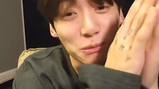 وقتی ازش پرسیدن چرا عکس های اینستاگرامت رو پاک کردی !؟