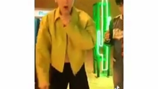 چالش آهنگ (شکلات جرقه‌ای من ) Candy shuger pop گروه آسترو