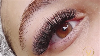 اکستنشن مژه تار به تار به صورت تخصصی در مرکز سارا دماوندی