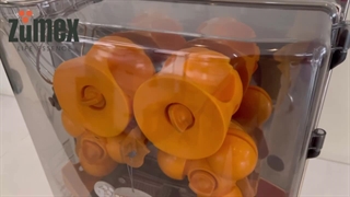 معرفی دستگاه آب پرتقال گیری صنعتی زومکس اسنشیال بیسیک Zumex essential basic
