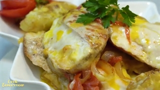 مواد اولیه خوراک مرغ و موز سرخ شده