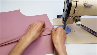 یقه ایستاده و چین دار