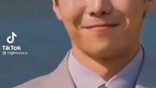 پسره عروسیش بود و سر عروسی پسره ۰۰۰:(