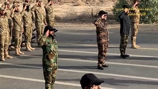 سرود سلام فرمانده در جمع نظامیان عراقی در بغداد به زبان عربی