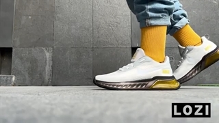 کفش کتانی مردانه سفید زیره مشکی زرد نایک NIKE air zoom Frequencyمدل 3147