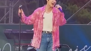 فنکم اجرای جدید آهنگ Grey Suit از سوهو در Park Music Festival 2022