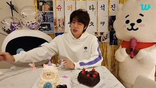 لایو تولد 30 سالگی سوکجین در ویورس به عنوان "Jin's birthday" پارت اول با زیرنویس فارسی آنلاین