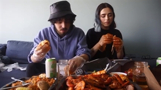 مدگل و جیدال Birthday_Mukbang_with_Gdaal(480p)