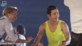 اجرای اهنگ Let's dance از گروه سوپرجونیور در Super Show 6